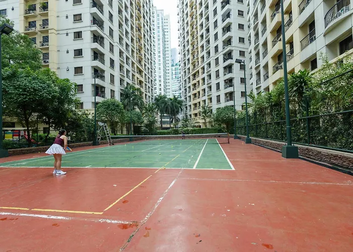 Cozy Forbeswood Heights Pad Near St Lukes Apartamento Manila