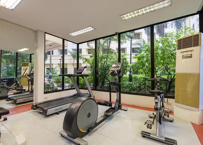 Cozy Forbeswood Heights Pad Near St Lukes * Manila