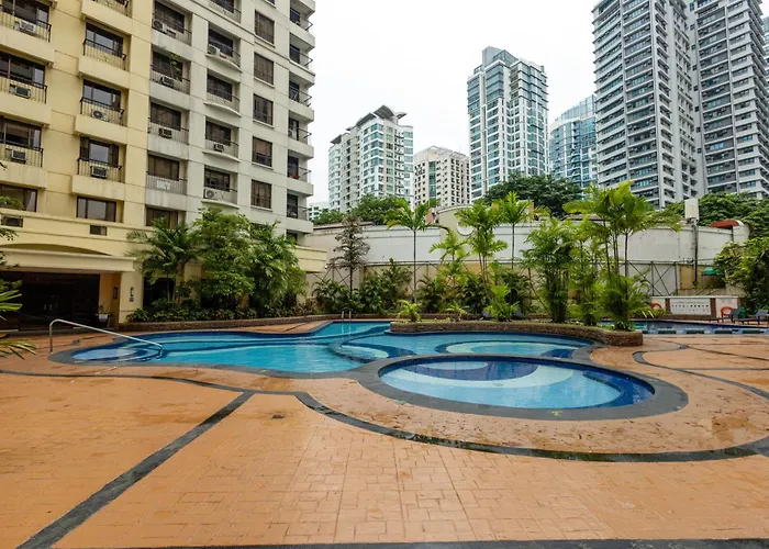 Cozy Forbeswood Heights Pad Near St Lukes Apartamento Manila