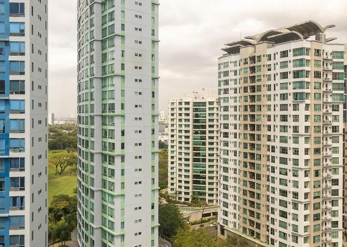 Cozy Forbeswood Heights Pad Near St Lukes
