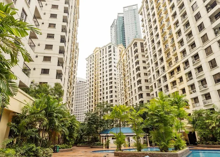 Cozy Forbeswood Heights Pad Near St Lukes