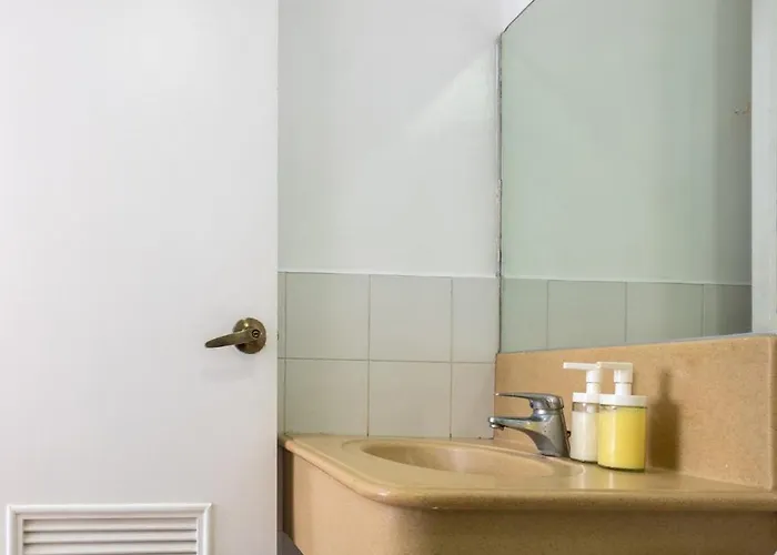Cozy Forbeswood Heights Pad Near St Lukes * Manila